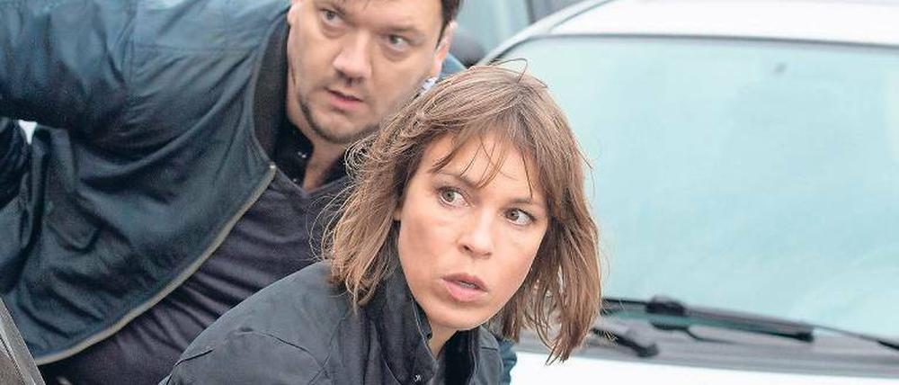 Kurz vor dem Zugriff. Das Rostocker Fahnderduo Alexander „Sascha“ Bukow (Charly Hübner) und Katrin König (Anneke Kim Sarnau) jagt Drogenkuriere.