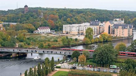 Filetgrundstück. Auf der Brache sollen acht Gebäude entstehen – mit mehr Grün als im schon errichteten Teil der Speicherstadt direkt daneben.