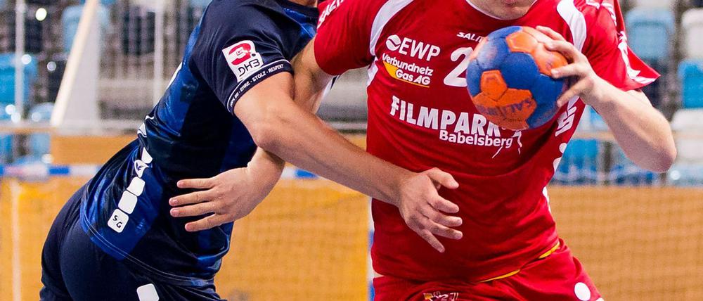 Durchgesetzt. Yannik Münchberger (r.) holte mit dem VfL den Sieg.