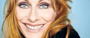 Manchmal ein bisschen Gundula. Schauspielerin Andrea Sawatzki schreibt auch Bücher. Ihr neues heißt „Ihr seid natürlich eingeladen“.