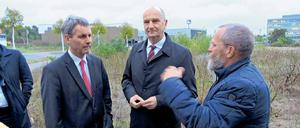 Genossen-Trio. Bürgermeister M. Grubert, D. Woidke und W. Blasig (v.l.).