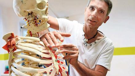 Erfolgreiche Flucht. Heute betreibt der 49-Jährige Ibrahim Khourshid drei Physiotherapiezentren in Potsdam, Geltow und Glindow. Doch um nach Deutschland zu kommen musste der gebürtige Iraker sein Leben aufs Spiel setzen. 25 Jahre ist es nun her, dass er vor dem Regime Saddam Husseins aus seiner Heimat fliehen musste.