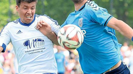 Das bislang letzte Duell zwischen Nulldrei und Luckenwalde im märkischen Cup-Wettbewerb liegt nur knapp vier Monate zurück. Andis Shala (r.) gewann damals mit dem SVB das Finale gegen André Leimbachs FSV.
