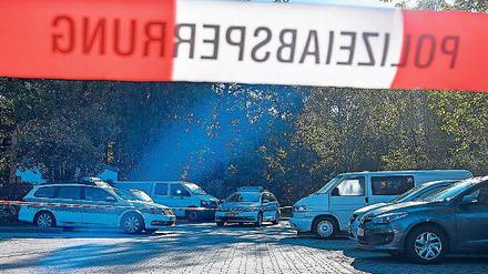 Am Morgen danach. Die Polizei sichert die Spuren in Ludwigsfelde.
