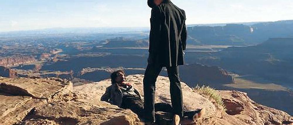 Mensch oder Maschine? Der Revolverheld (Ed Harris, vorne) in der Serie „Westworld“ ist der Wiedergänger des legendären Film-Cowboys Gunslinger aus den 1970er Jahren.
