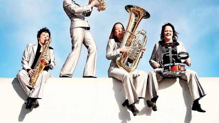 Von wegen Jazz ist Männersache. Die vier Musikerinnen von Brassappeal treten mit ihrem Repertoire von Louis Armstrong bis zu den Andrew Sisters am Samstag um 19.30 Uhr im Theaterschiff auf.
