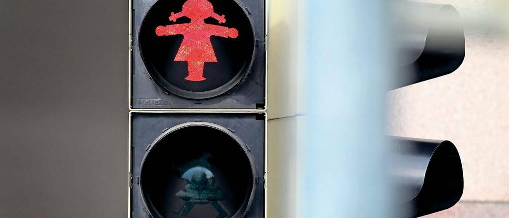 Ausgebremst. Nur ein Drittel der Potsdamer Stadtverordneten ist weiblich, ähnlich männerdominiert sind auch die Fraktionen. In der Verwaltung ist die Frauenquote zwar hoch – nicht aber in der Führungsebene.