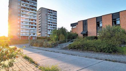 Geduckt. Noch befindet sich das evangelische Gemeindezentrum in Neuberesinchen im Schatten der Plattenbauten.