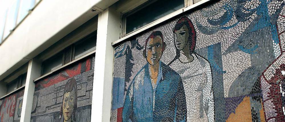 Erhaltenswert. Das Mosaik von Fritz Eisel zeigt Fortschrittspathos aus der DDR-Zeit.