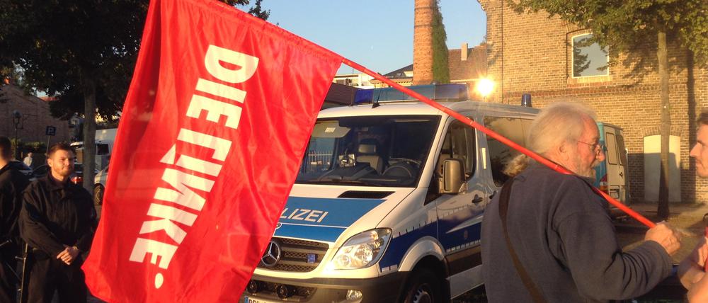 Etwa 30 bis 40 Personen demonstrierten gegen die AfD-Veranstaltung in Werder (Havel).