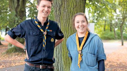 Analog unterwegs. Die beiden Potsdamer Pfadfinder Yvonne Rose und Max Jeutner wurden am Samstag mit dem Brandenburger Ehrenamtspreis ausgezeichnet.