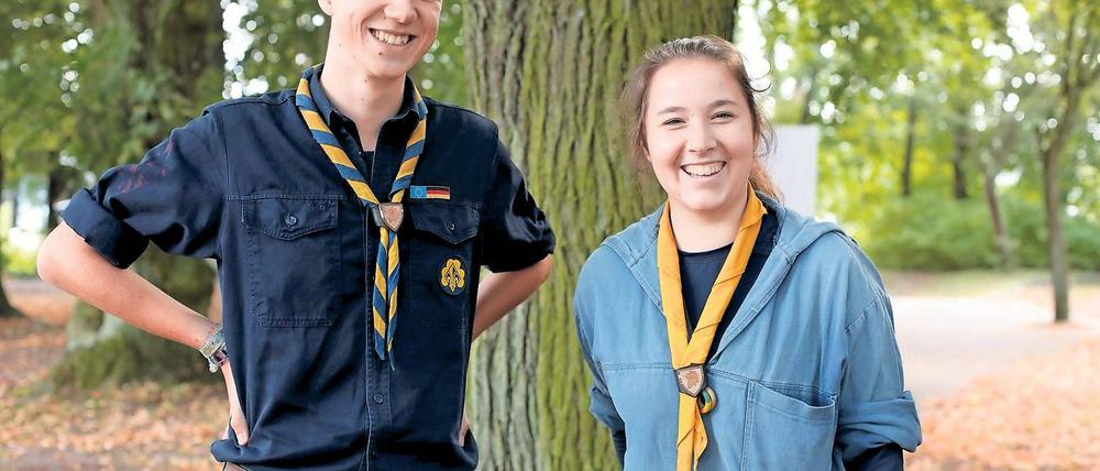Analog unterwegs. Die beiden Potsdamer Pfadfinder Yvonne Rose und Max Jeutner wurden am Samstag mit dem Brandenburger Ehrenamtspreis ausgezeichnet.