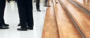 Ein zweiter Aufschrei? Eine Debatte um Sexismus im Berliner Politikbetrieb und in der Gesellschaft hatte bereits vor drei Jahren die Journalistin Laura Himmelreich ausgelöst. Verstärkt wurde die Debatte auf Twitter mit dem Hashtag #aufschrei.