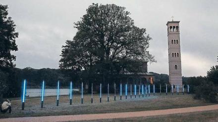 Der lange Schatten der Geschichte - Lichtinstallation zur Mauer in Sacrow.