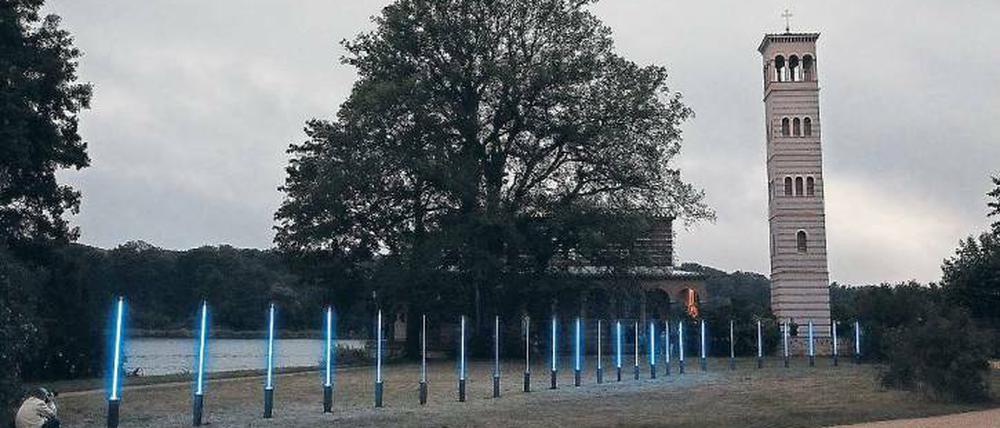 Der lange Schatten der Geschichte - Lichtinstallation zur Mauer in Sacrow.