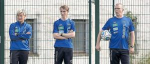Das neue Gespann am Rand. Matthias Rudolph (M.) ist nun Chefcoach beim Frauenfußball-Bundesligisten Turbine Potsdam. Ihm stehen als Assistenten Turbines langjähriger Co-Trainer Dirk Heinrichs sowie die frühere Kapitänin Jennifer Zietz zur Seite.