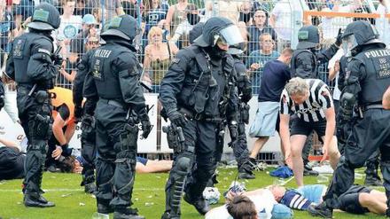 Harter Einsatz. Fans haben jetzt ein Dossier zum Geschehen veröffentlicht.