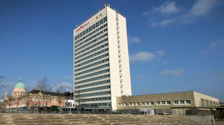 Debatten um Fantasie-Hotel-Käufe verstellen den Blick für wirklich drängende Probleme einer rasant wachsenden Stadt.