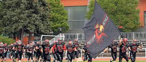 Das Revier der Königlichen. In der abgelaufenen Saison haben die Potsdam Royals erstmalig ihre Heimspiele im Stadion Luftschiffhafen ausgetragen und erlebten dort große Zuschauerresonanz. Durchschnittlich mehr Besucher bei Liga-Auftritten hatten in Potsdam zuletzt nur der SVB und Turbine vorzuweisen.