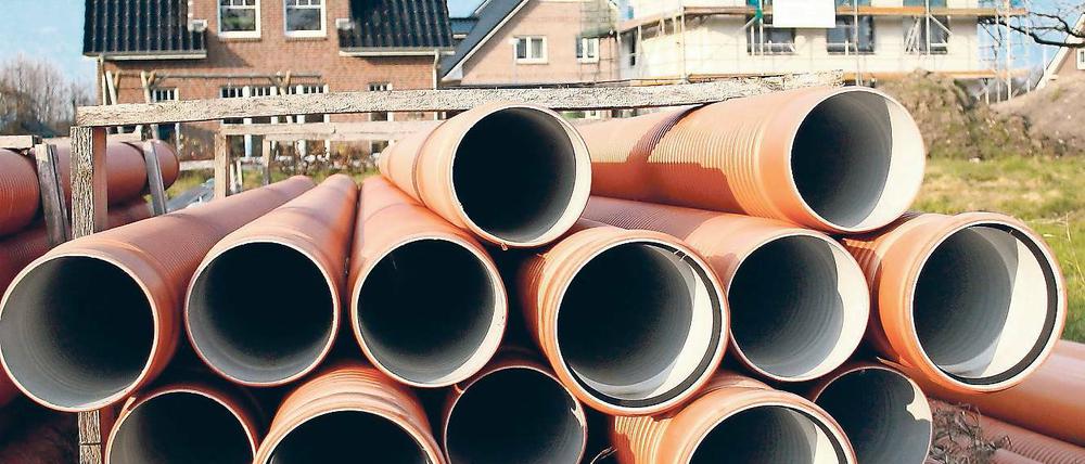 Wer zahlt was? Die Kommunen und Zweckverbände in Brandenburg hören es sicher gern. In der Debatte um die Rückzahlung von Altanschließer-Beiträgen von einer halben Milliarde Euro will die SPD offenbar nun doch einlenken.