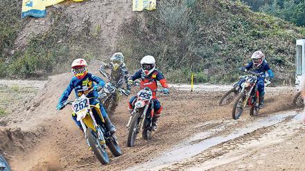 Abgefahren. Insgesamt 278 Teams sind am Wochenende in Schenkenhorst an den Start gegangen. Ab Samstag können Simson-Besitzer mit ihren Mopeds auf die Strecke.