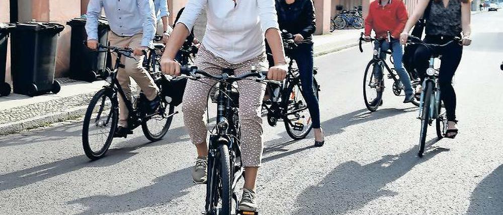 Angeradelt. Verkehrsministerin Schneider (SPD) auf dem Rad.