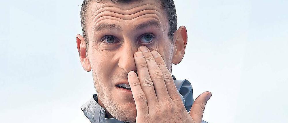 Den Tränen freien Lauf lassen. Der Druck war enorm für Sebastian Brendel. Er war der Gejagte. Umso größer die Erleichterung nach der Siegerehrung.
