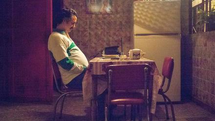 Viel Glanz, viel Elend. Pablo Escobar (Wagner Moura) versteckt sich.