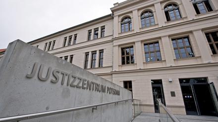 Der Angeklagte erschien nicht zu dem Gerichtstermin vor dem Amtsgericht Potsdam. Verurteilt wurde er trotzdem.