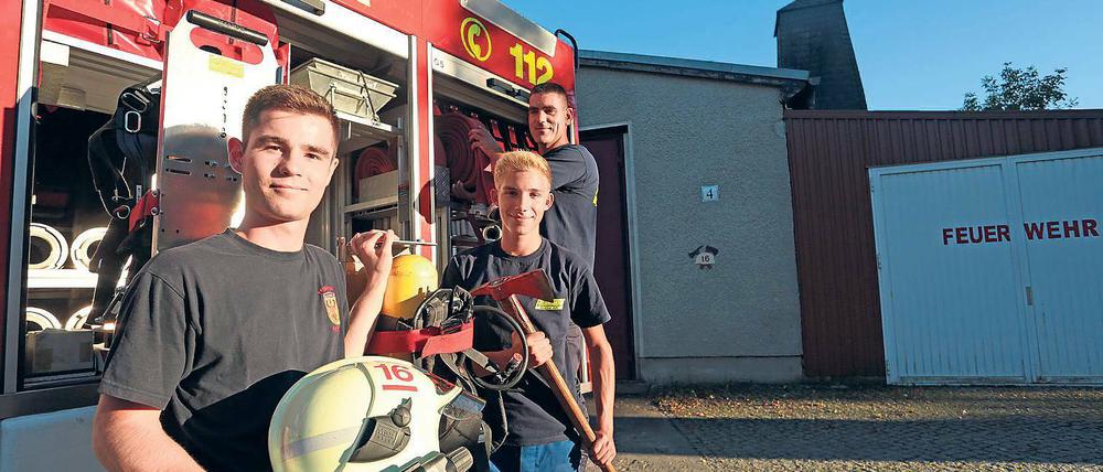 Beliebter Einsatz. Im Vergleich zu ländlicheren Gebieten haben die meisten der 15 Freiwilligen Feuerwehren in Potsdam – hier die Freiwillige- und Jugendfeuerwehr Golm – kein wirkliches Nachwuchsproblem.