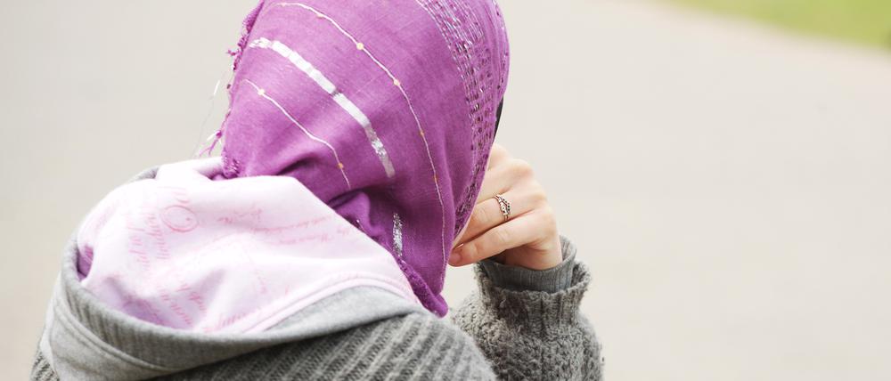 Weil sie ihr Kopftuch nicht ablegen wollte, wurde eine palästinensiche Frau nach einem Tag Praktikum im Luckenwalder Rathaus entlassen.