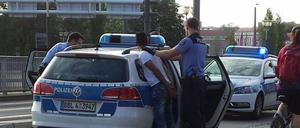 Der junge Mann wurde am Dienstag in Gewahrsam genommen.