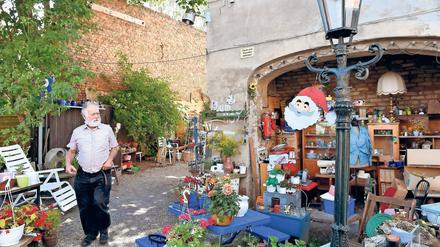 Bunt, aber leer. Auf dem Hof von Roni Jacobowitz und am Marktplatz zeigt sich Teltow farbenfroh. Doch Leben herrscht auf den Plätzen der Altstadt kaum. Die Marina soll das künftig ändern.