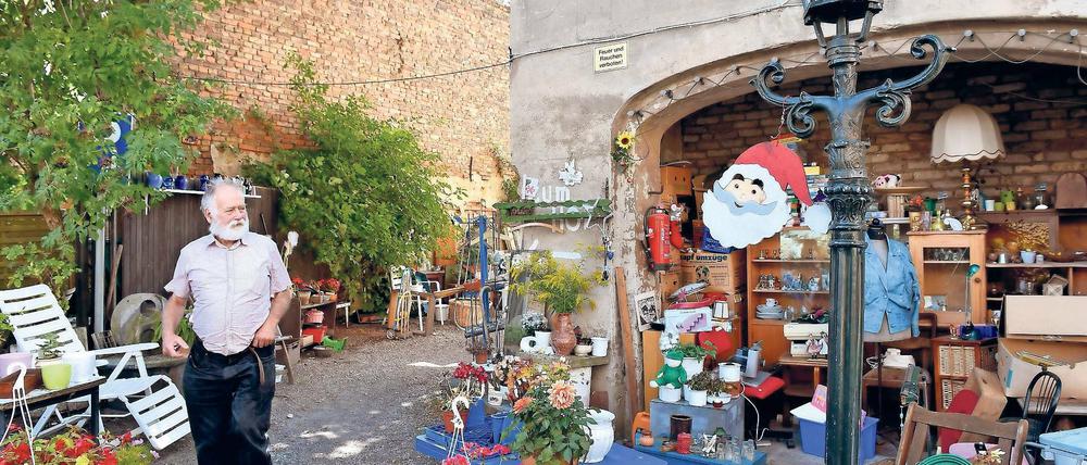 Bunt, aber leer. Auf dem Hof von Roni Jacobowitz und am Marktplatz zeigt sich Teltow farbenfroh. Doch Leben herrscht auf den Plätzen der Altstadt kaum. Die Marina soll das künftig ändern.