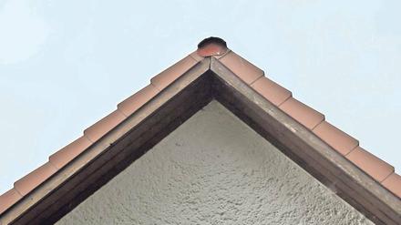 Ganz schön nah dran. Für viele Anwohner wird sich die Wohnsituation drastisch verschlechtern, wenn der BER in Betrieb geht. Moderner Schallschutz soll helfen. Doch nach Ansicht des Fraunhofer-Instituts wurde nicht sorgfältig genug geplant.