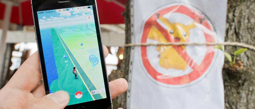Pokémon Go: Für viele ein Spaß, andere fühlen sich genervt. In Neuruppin griff ein Radler drei Monsterjäger an.