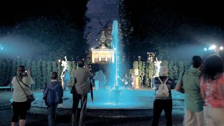 Lichtspiel. Während der Schlössernacht 2015 vor den Neuen Kammern.