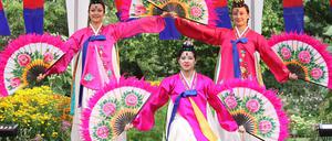 Beim koreanischen Kulturfest auf der Freundschaftsinsel ging es bunt zu.