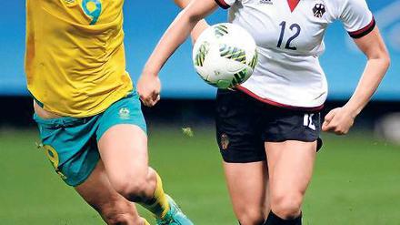 War schon zweimal im Einsatz. Tabea Kemme (r.) spielte gegen Simbabwe und Australien.