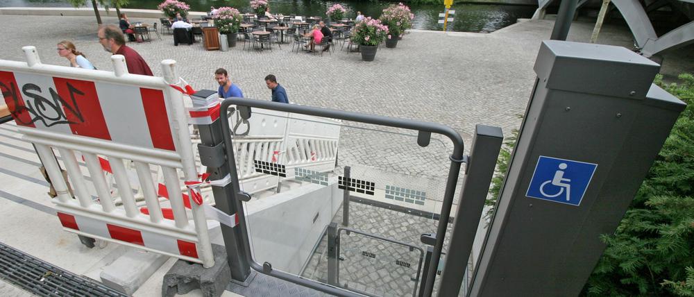Der neue Lift an der Uferpromenade funktioniert nicht - mal wieder.