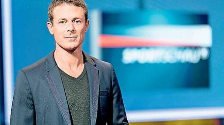 „Sportschau“, Quiz, Talkshow. Alexander Bommes, 40, ist gut ausgelastet bei der ARD. Nun moderiert der gebürtige Kieler aus Rio de Janeiro bei den Olympischen Spielen. Er spielte früher aktiv in der Handball-Bundesliga.