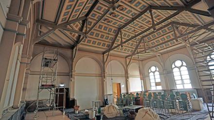 Ende August soll das Helmholtz-Gymnasium in der Kurfürstenstraße fertig werden.