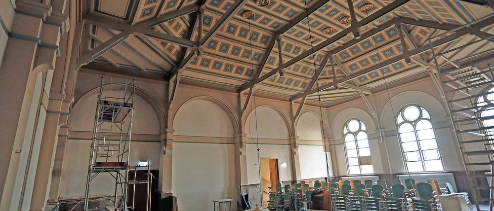 Ende August soll das Helmholtz-Gymnasium in der Kurfürstenstraße fertig werden.