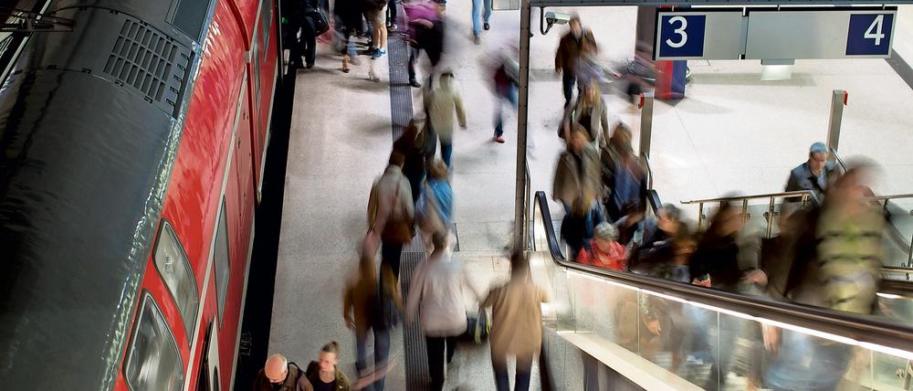 Die Bevölkerung im Raum Berlin nimmt stetig zu., damit auch die Zahl der Pendler.