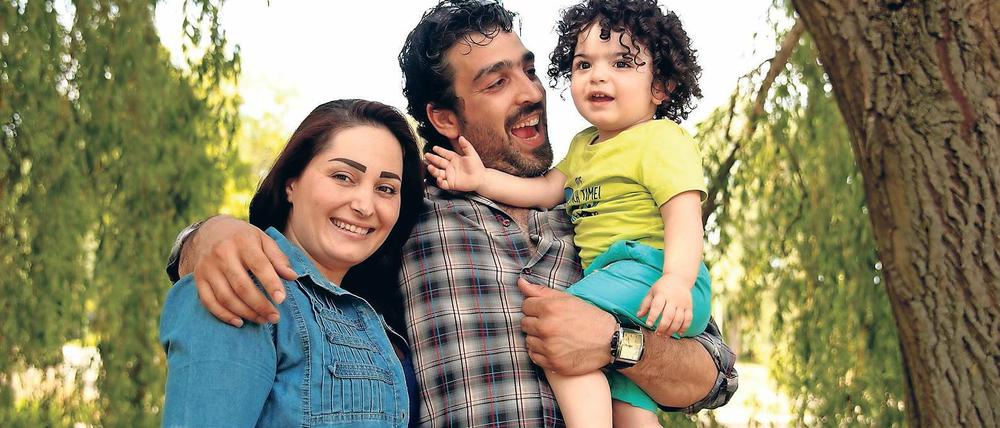 Vereint: Seit zwei Monaten ist Amin wieder mit seiner Frau und seinem Sohn zusammen. Jetzt wollen sie in eine eigene Wohnung ziehen – und suchen nach einem Kita-Platz.