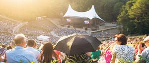 Beste Lage. Die Waldbühne ist wegen ihrer besonderen Atmosphäre beliebt. Picknick mit mitgebrachten Getränken ist hier aber schon lange nicht mehr möglich.