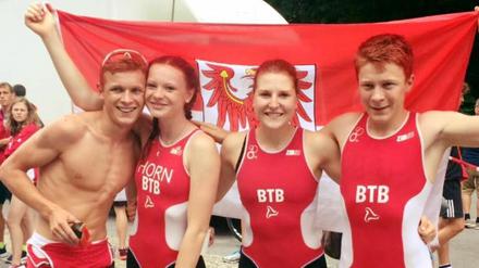 Sie harmonierten im Team. Moritz und Marie Horn, Julie Jungblut und Philipp Wiewald (v.l.n.r.) vom Triathlon Potsdam e.V. gewannen die Mixed-Staffel bei der deutschen Nachwuchs-Meisterschaft in Nürnberg.