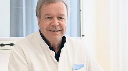 Abschied in den Ruhestand. Vor 19 Jahren trat Professor Dr. Walter Christe seinen Dienst als Chefarzt der damals neu eingerichteten Neurologie-Abteilung am Klinikum „Ernst von Bergmann“ an. Sein Medizinstudium finanzierte er sich als Taxifahrer.