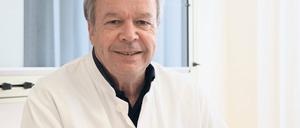 Abschied in den Ruhestand. Vor 19 Jahren trat Professor Dr. Walter Christe seinen Dienst als Chefarzt der damals neu eingerichteten Neurologie-Abteilung am Klinikum „Ernst von Bergmann“ an. Sein Medizinstudium finanzierte er sich als Taxifahrer.