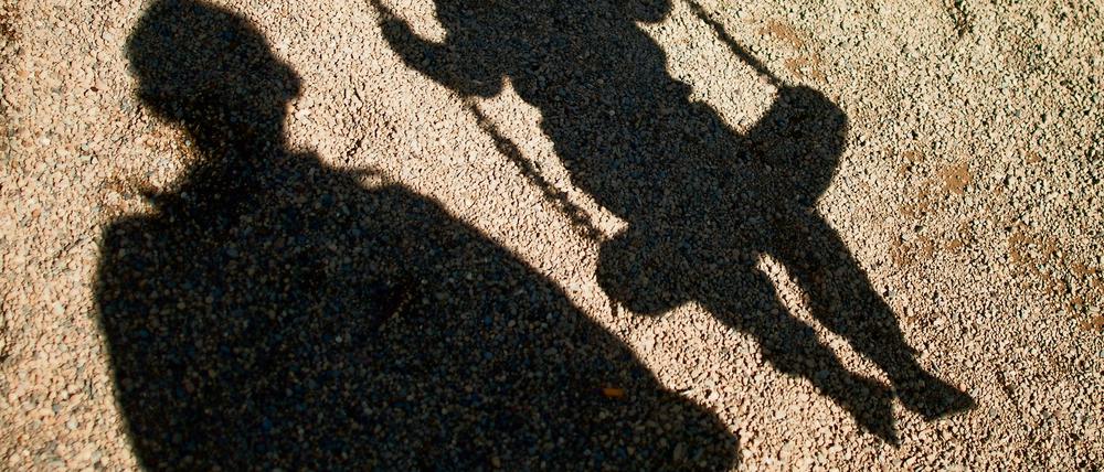 Lange galt es als normale Erziehungsmethode, Kinder zu schlagen.